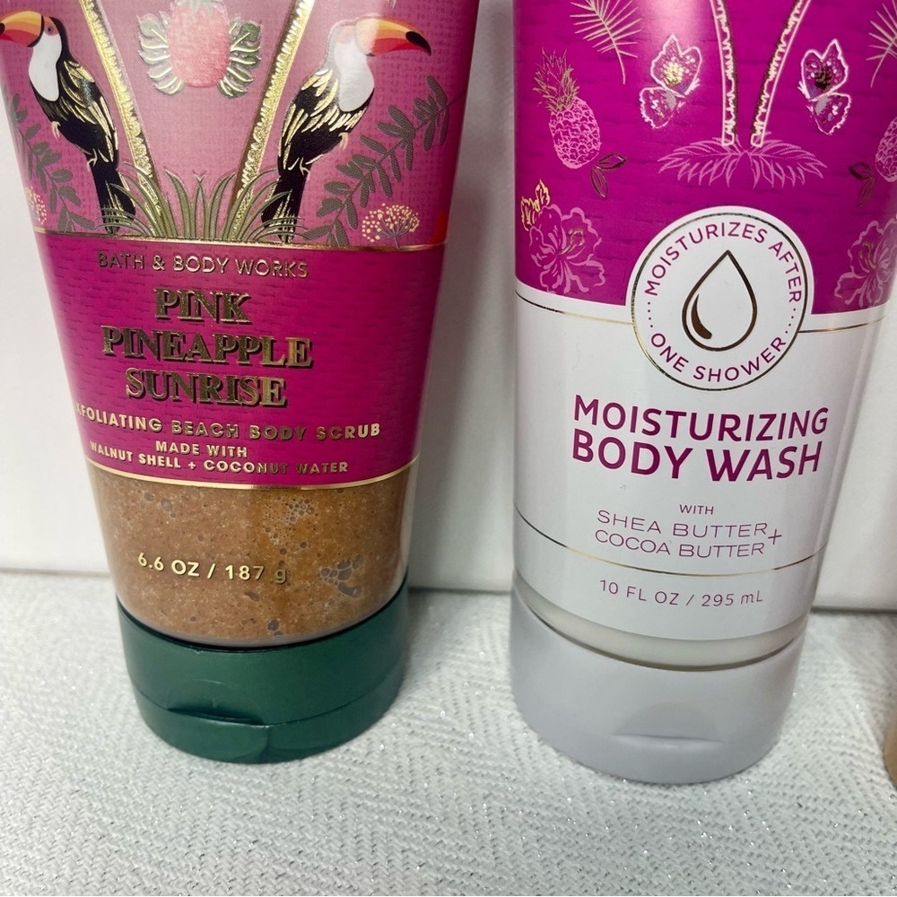 Bath & Body Works Pink Pineapple Sunrise Body Set Gift Set NWT - Picture 2 of 4